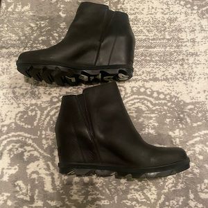 Sorel Black Ankle Boots size 10  Never worn.